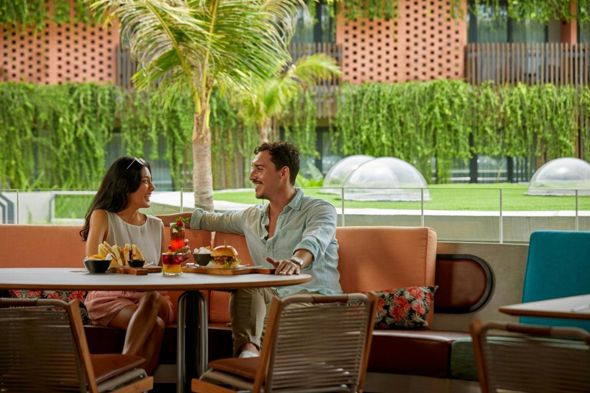 Aloft Bali Kuta At Beachwalk Exterior foto
